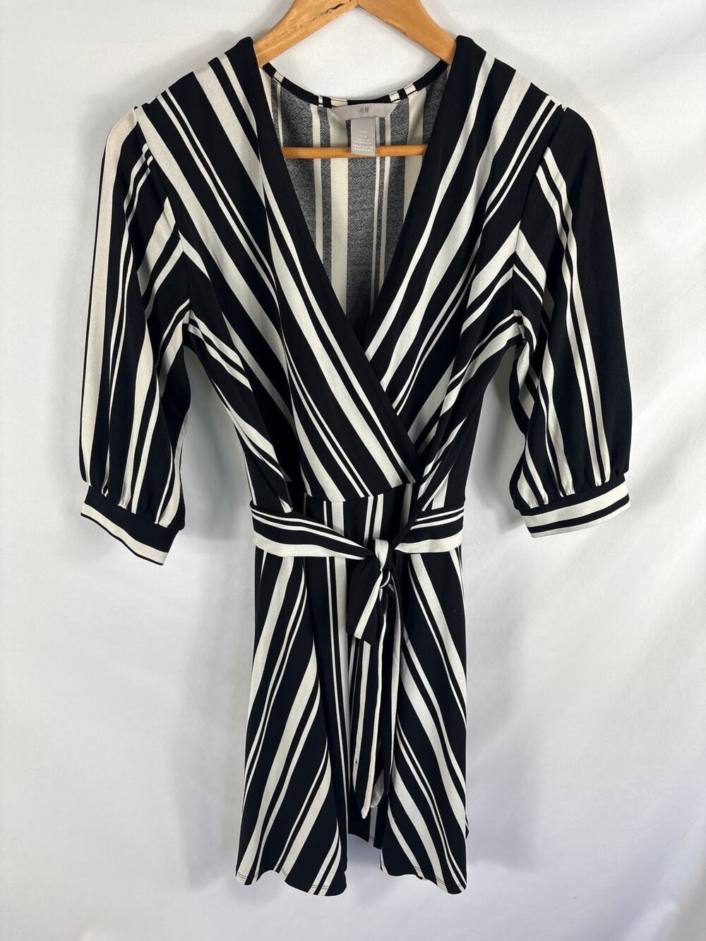 H&M 3/4 Sleeve V Neck Tie Waist Black White Stripe Dress Size Medium